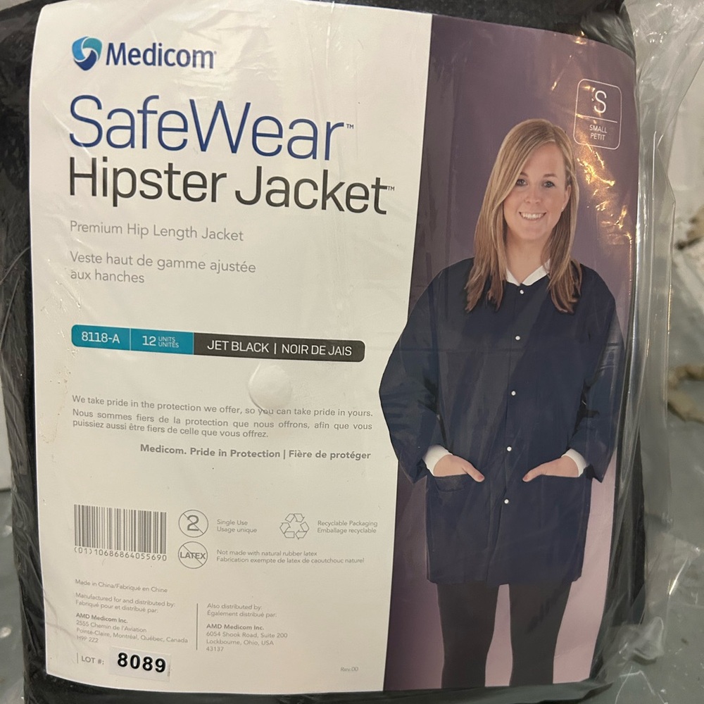 Medical Safe Wear disposable 12  lab jackets